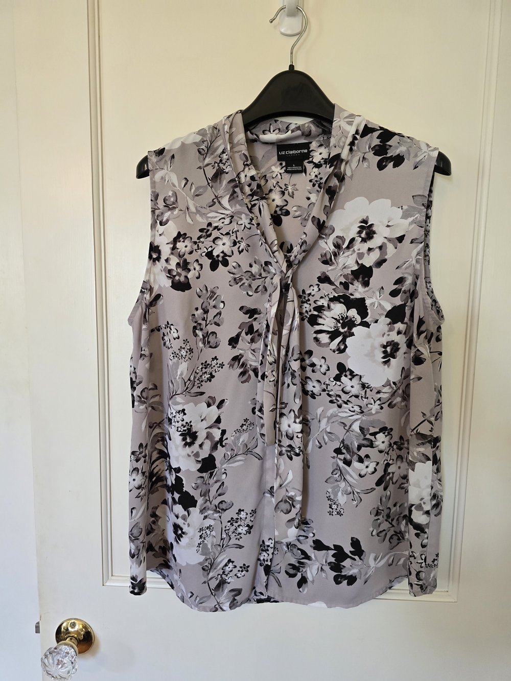 Liz Claiborne Sleeveless Floral Tie-Neck Blouse - Light Gray & Black LARGE